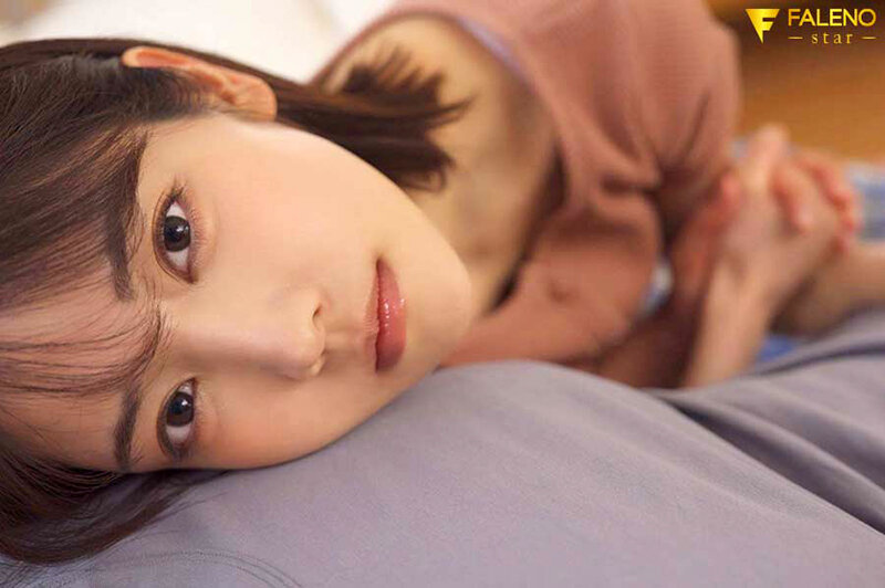 Cô bạn gái ngọt nước là diễn viên JAV Karen Kaede